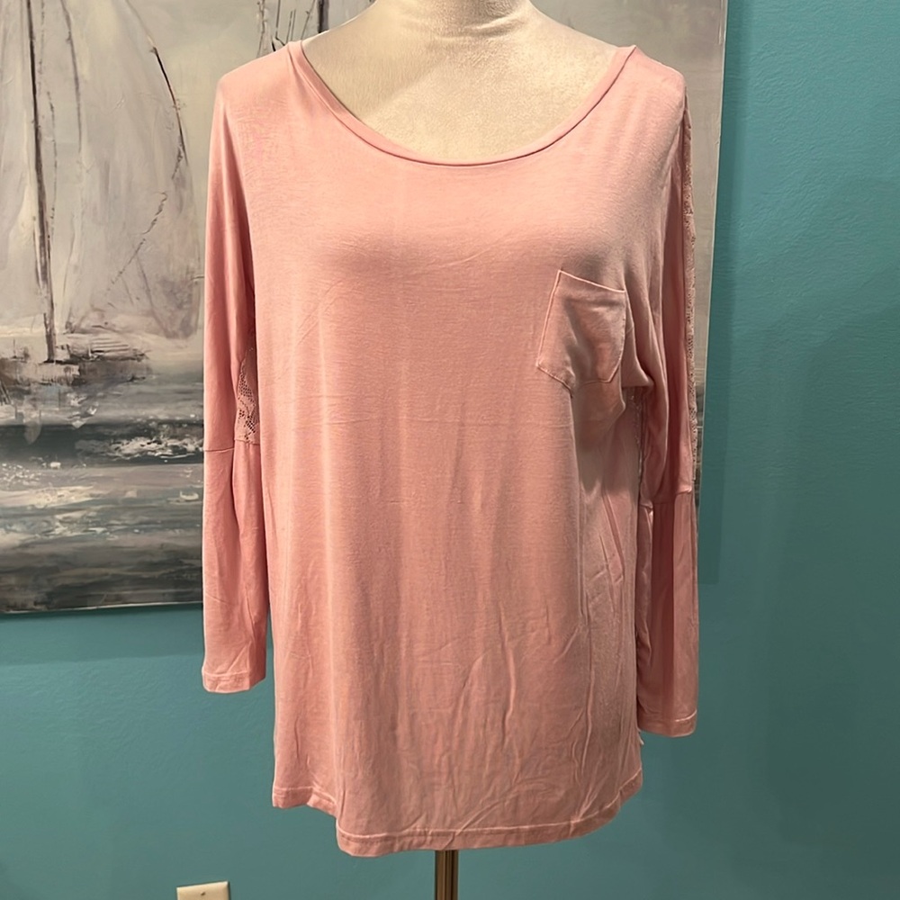 NWT Ellie & Kate Long Sleeve Lace Back Shirt, Small